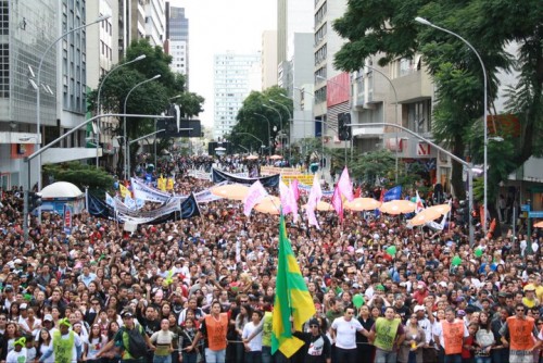Marcha-para-Jesus-2011-Curitiba-500x334