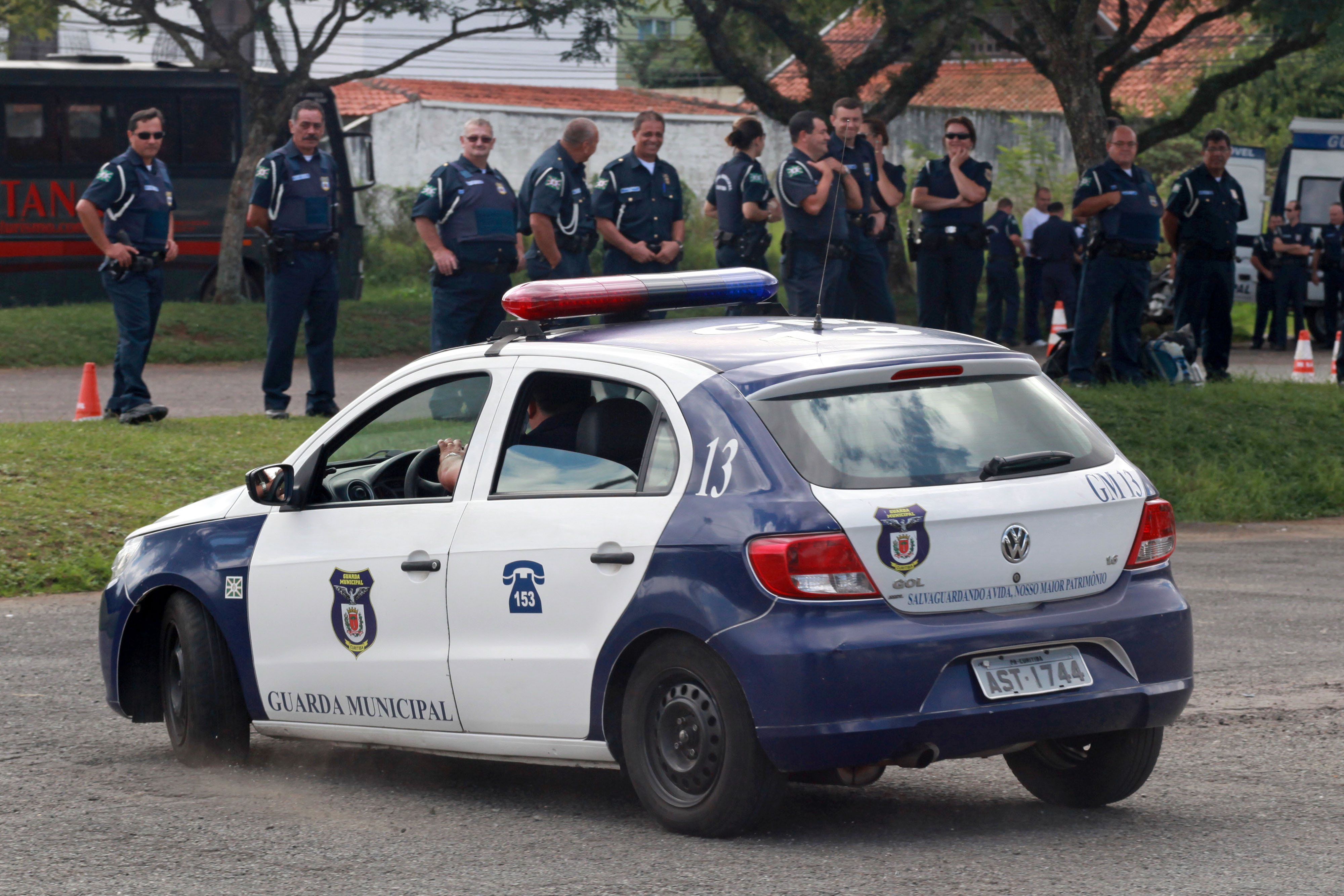  Homens armados invadem CMEI em Curitiba