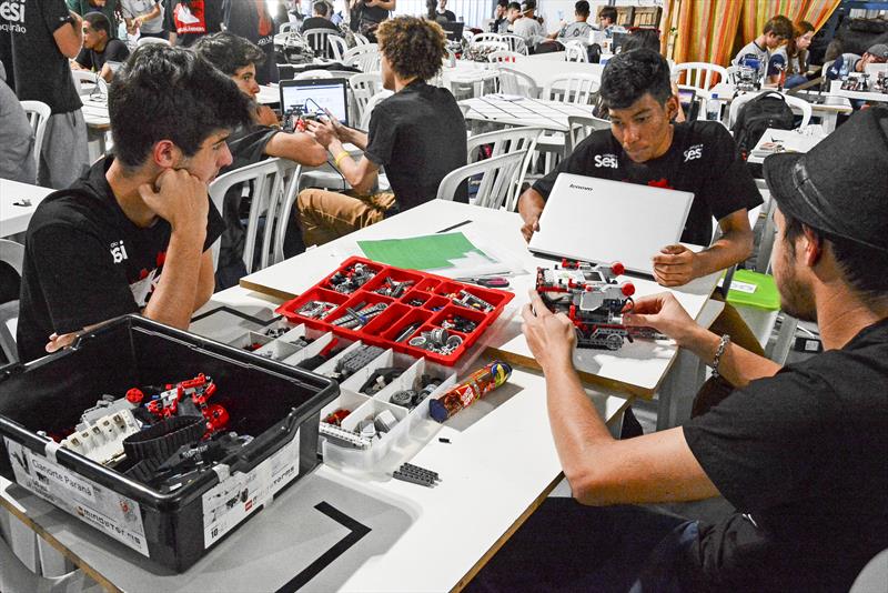  Escolas municipais de Curitiba terão aulas de robótica a partir do mês de março