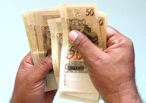 47% dos paranaenses vão pagar dívidas com o 13º salário