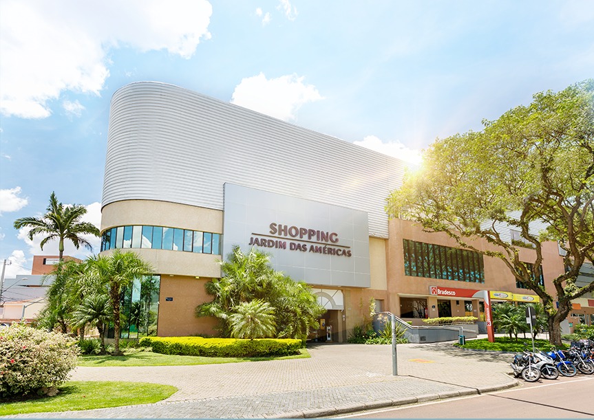  Shopping de Curitiba abre Ponto de Trocas para material e uniforme escolar