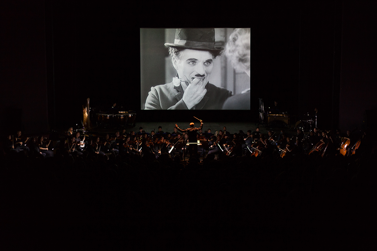  Orquestra Sinfônica do Paraná apresenta filme-concerto da obra de Charles Chaplin