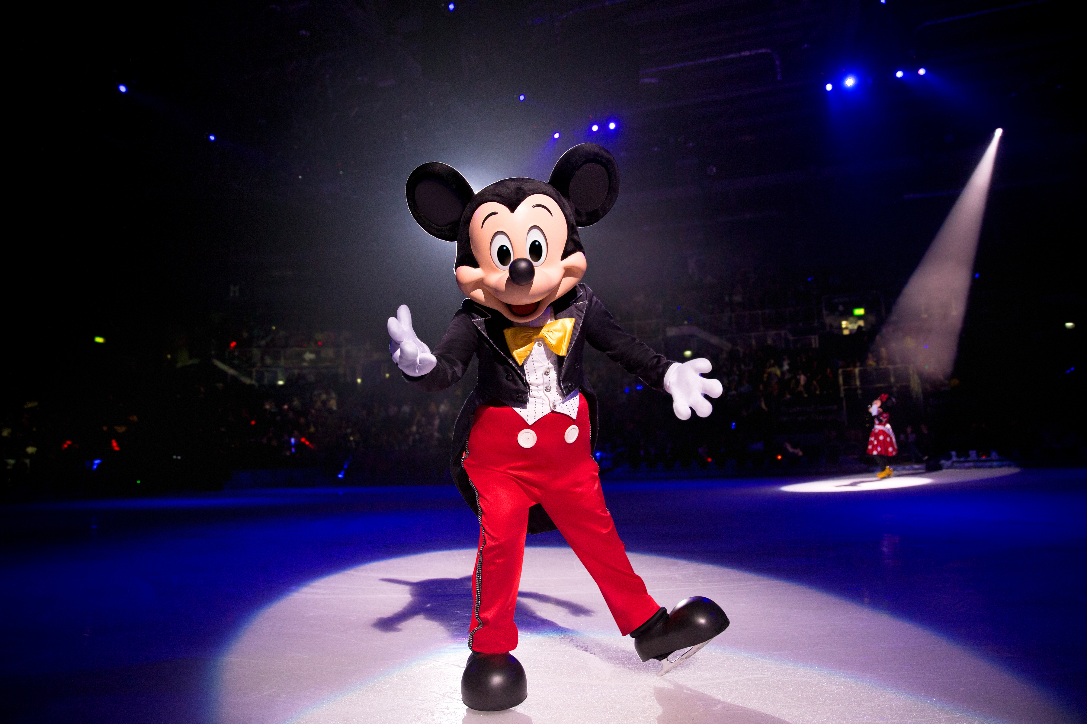  Sobre o gelo, personagens da Disney se apresentam em Curitiba