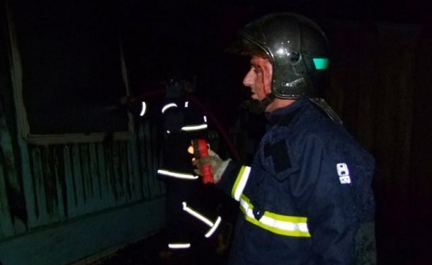  Homem agride bombeiros durante incêndio no interior do estado