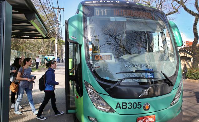  Passageiros reclamam de vendedores ambulantes nos ônibus