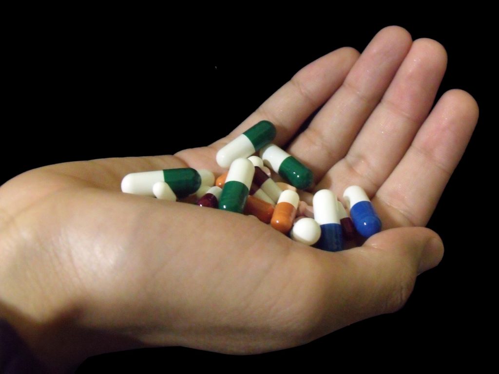 Automedicação pode prejudicar a perda de peso