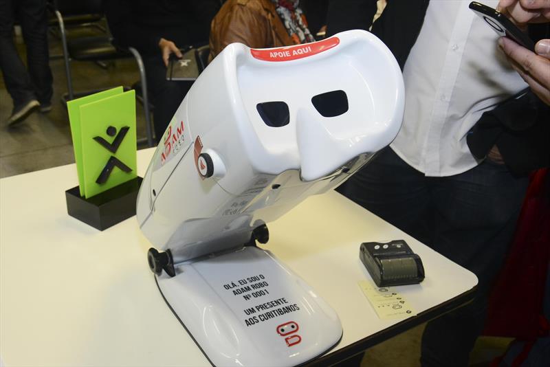  Robô será usado em testes de visão da rede pública de saúde de Curitiba