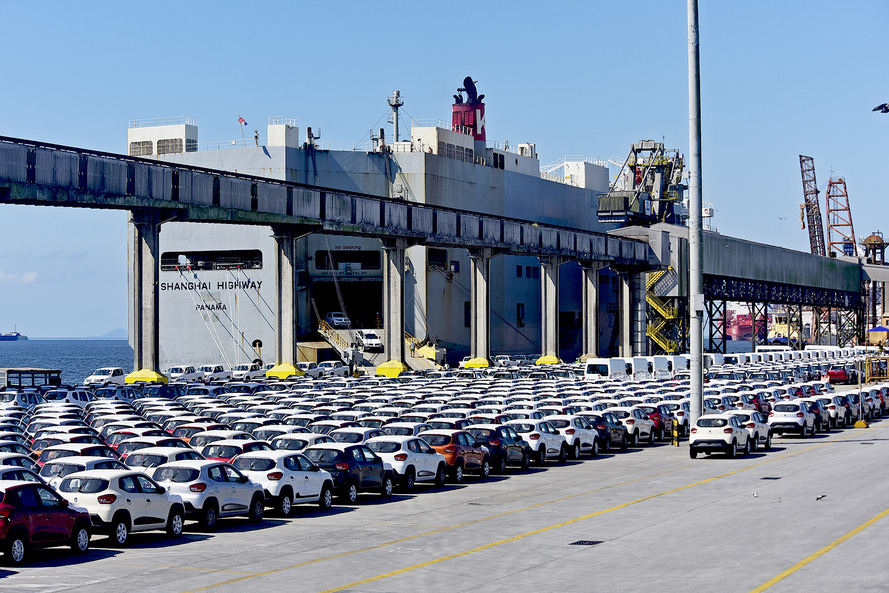  Porto faz operação inédita de veículos e abre possibilidade de negócios