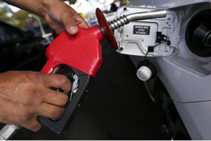  Para fugir da 2ª gasolina mais cara do mundo, motoristas apostam em GNV