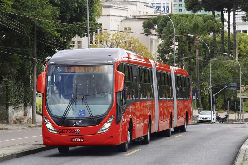  Novo Ligeirão diminuiu número de ônibus na linha Santa Cândida/Capão Raso