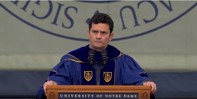  “Ninguém está acima da lei”, diz Moro ao receber título na Universidade de Notre Dame, nos Estados Unidos