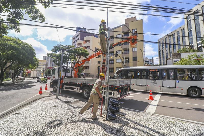  Rua Aristides Teixeira, no Centro Cívico, passa por obras nesta segunda-feira (12)