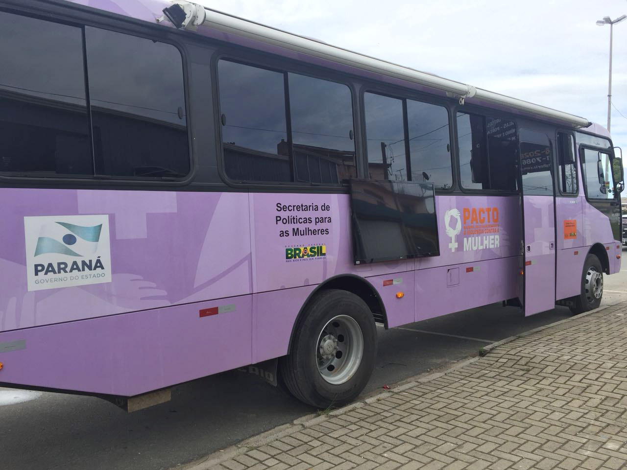  Ônibus que faz atendimentos de atenção à violência contra as mulheres chega ao interior do Estado