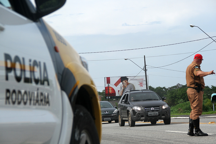  Fiscalização é reforçada nas estradas durante o feriado do Dia do Trabalho