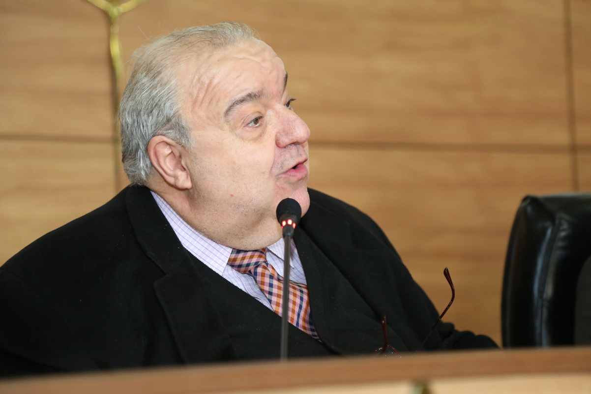  Em balanço do primeiro ano de mandato, prefeito Rafael Greca diz que preço da passagem não deve subir em 2018