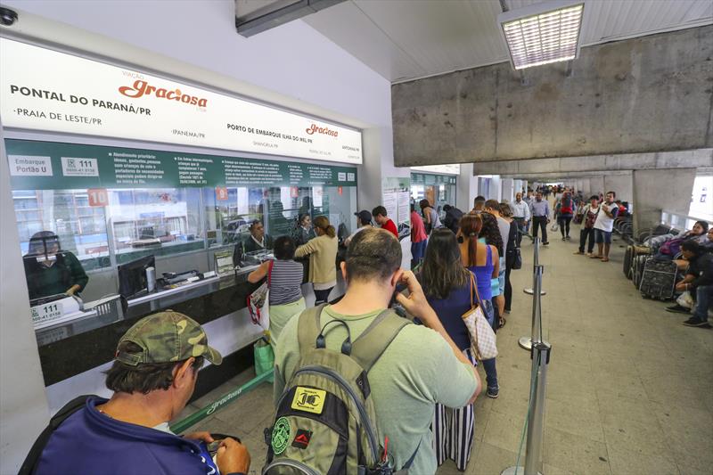  29 mil passageiros devem passar pela Rodoviária de Curitiba no feriado