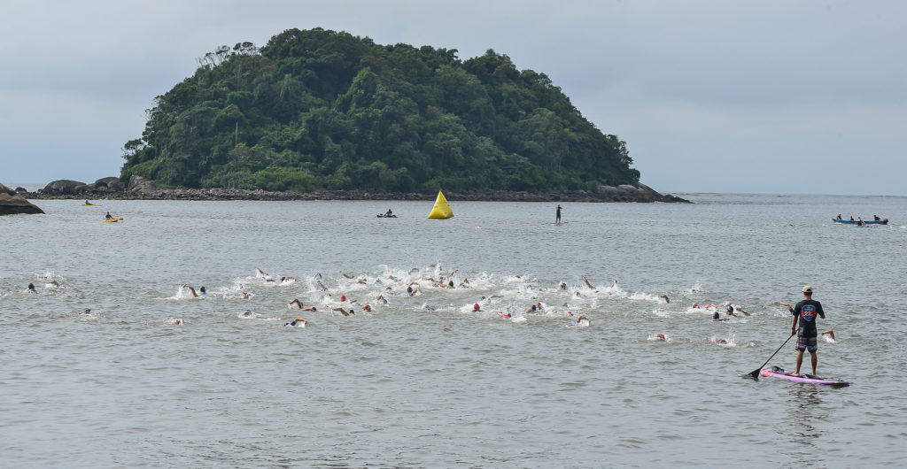 Atletas amadores e profissionais se reúnem em Matinhos para o Sesc  Triathlon Caiobá, pr (paraná)