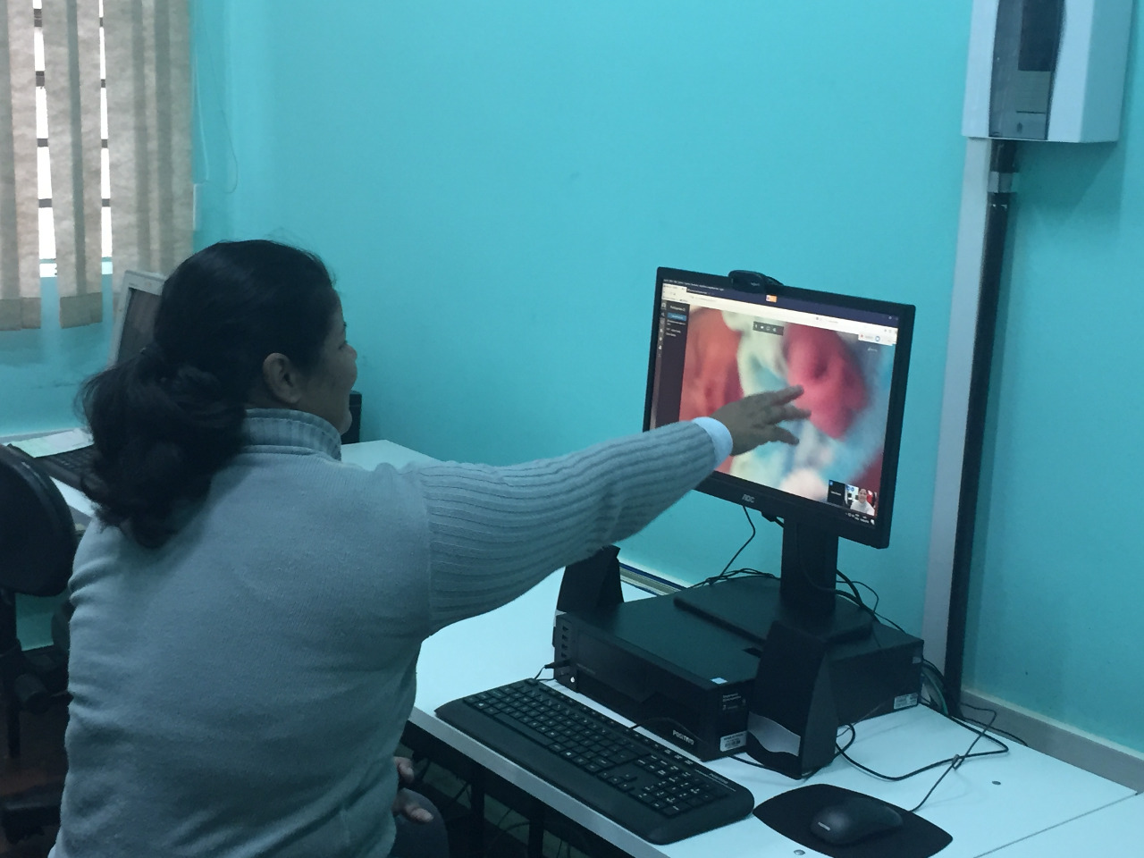  Presas têm “visitas virtuais” de familiares, por vídeo conferência