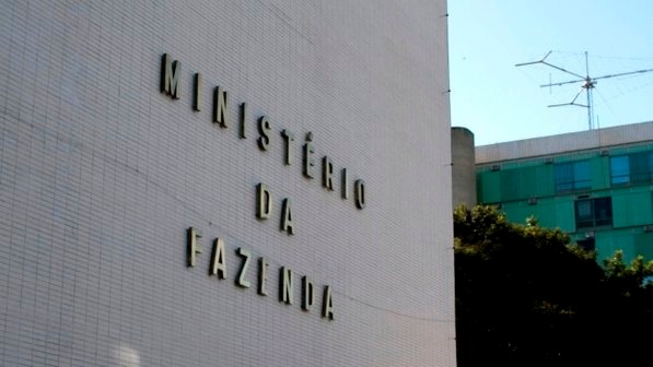  Ministério da Fazenda condena saque de R$ 600 mi da Previdência de Curitiba