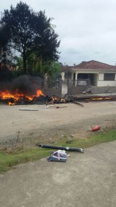 Três pessoas morrem e uma fica ferida na queda de um helicóptero em Joinville
