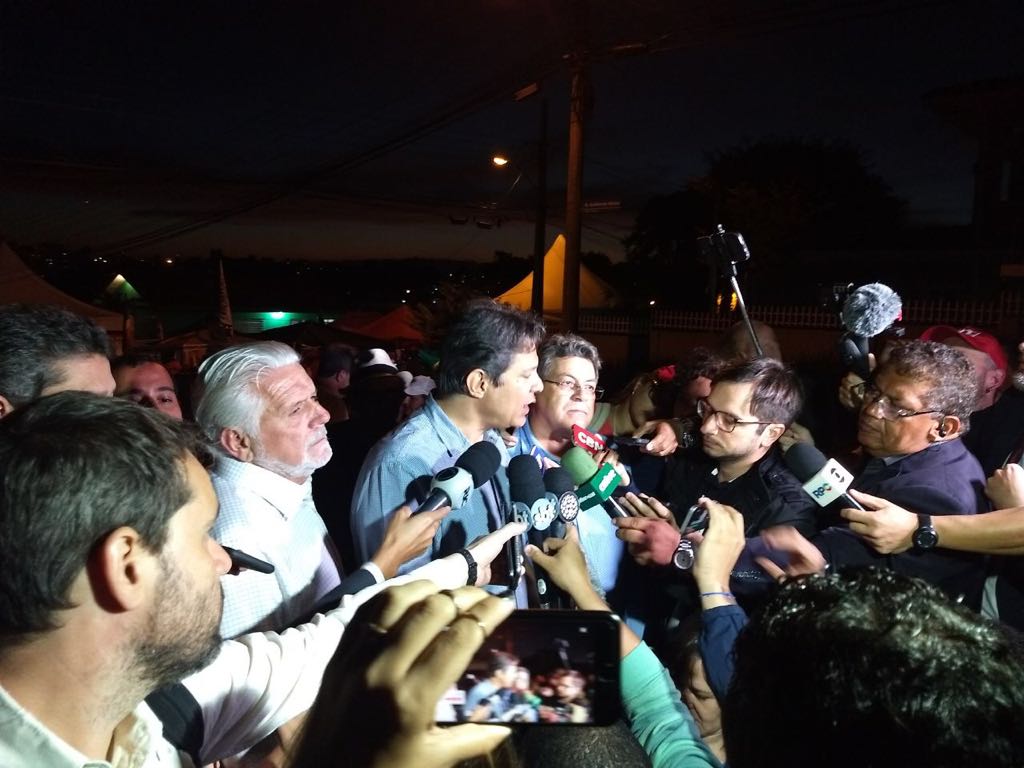  Em Curitiba, Haddad diz que candidatura de Lula será registrada em agosto