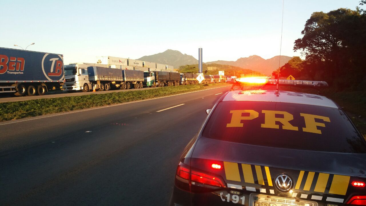  Rodovias do Paraná tem bloqueios parciais por protestos de caminhoneiros