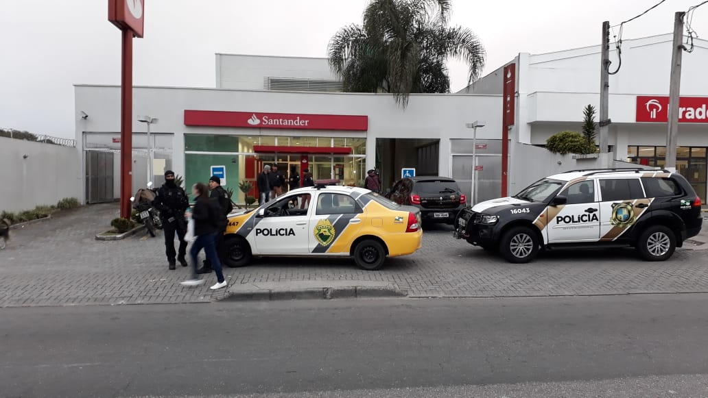  Criminosos arrombam banco em São José dos Pinhais mas fogem sem levar nada