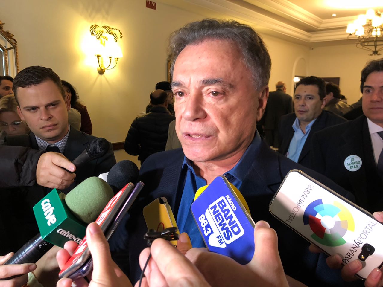  Em Curitiba, Alvaro Dias diz que momento é de conciliação e comenta possíveis alianças com outros partidos