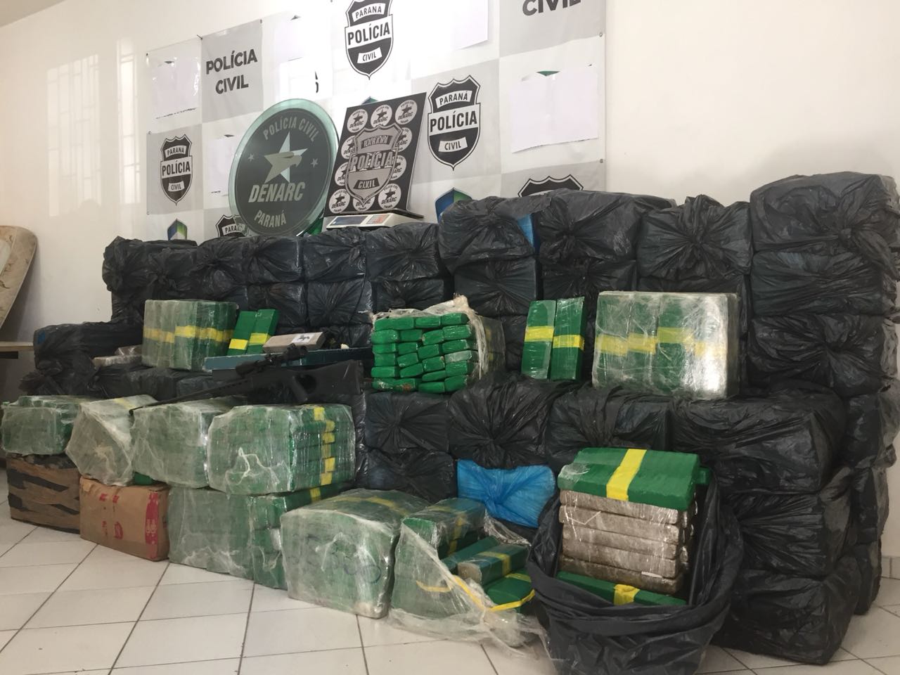  Quase três toneladas de maconha são apreendidas em operação policial na RMC