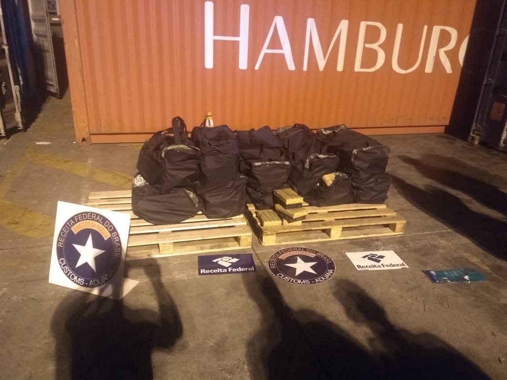  Dupla é presa com mais de 300 kg de cocaína no Porto de Paranaguá