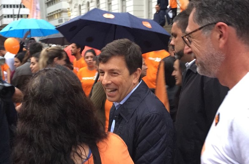  Em Curitiba, candidato Amoêdo evita antecipar quem pretende apoiar no segundo turno