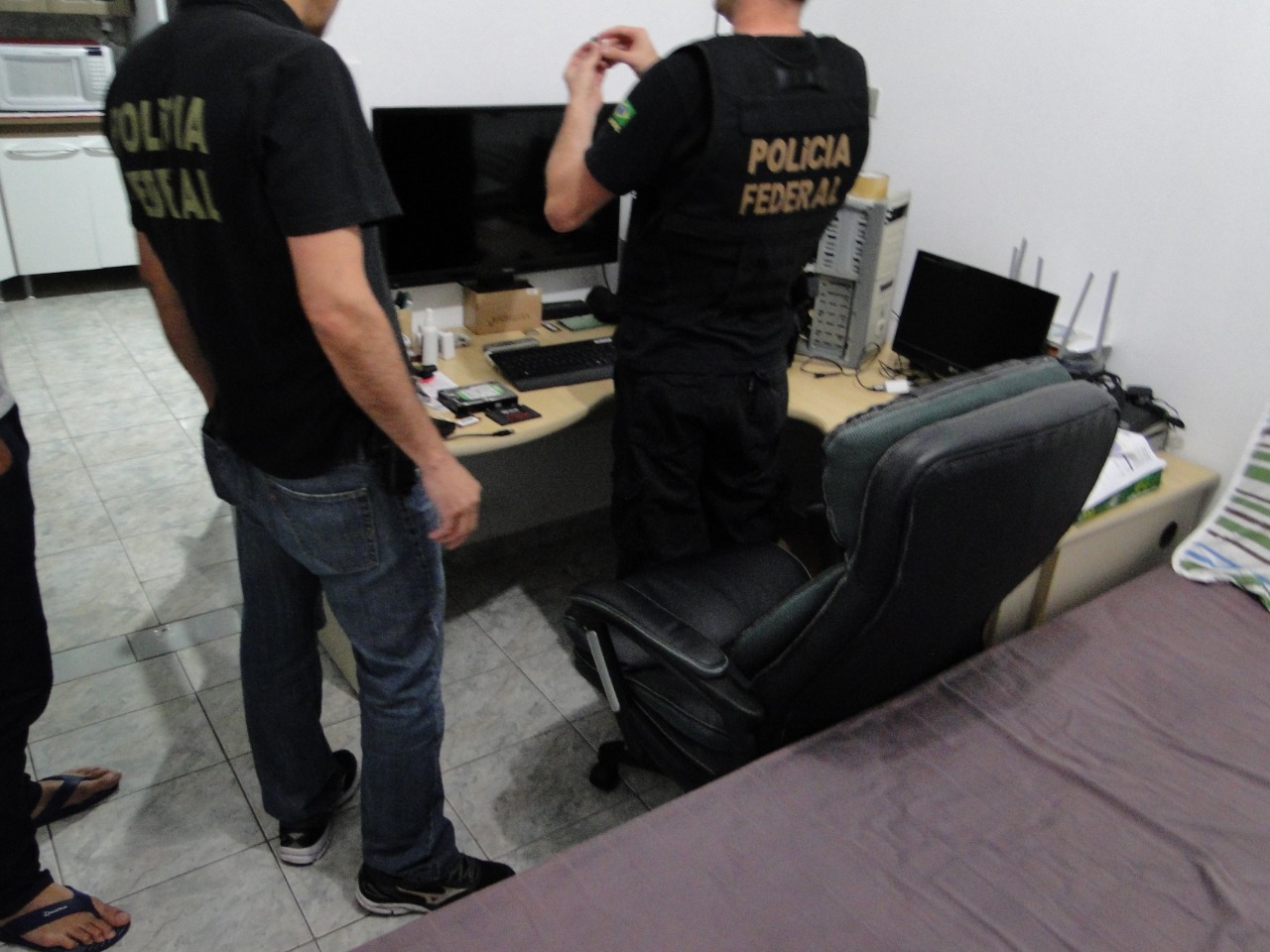  Homem suspeito de pedofilia é preso pela Polícia Federal, em Pinhais