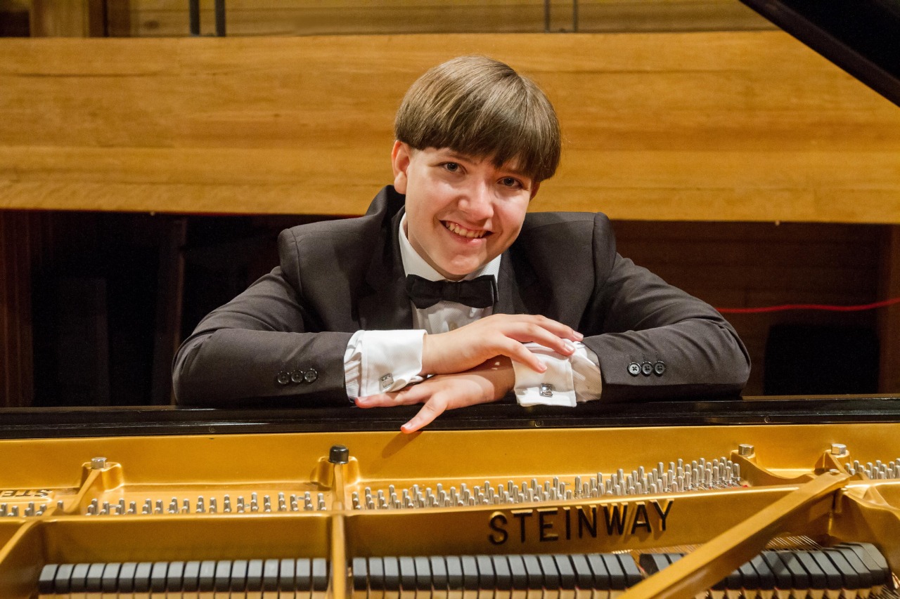  De Curitiba a Moscou: o adolescente que decola nas teclas do piano