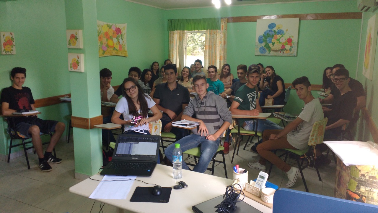  Curso profissionalizante muda a vida de jovens em Turvo, na região central do Paraná