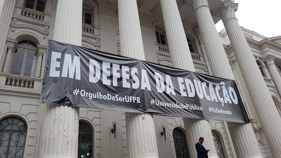  Estudantes voltam às ruas de Curitiba nesta terça em defesa do ensino público federal