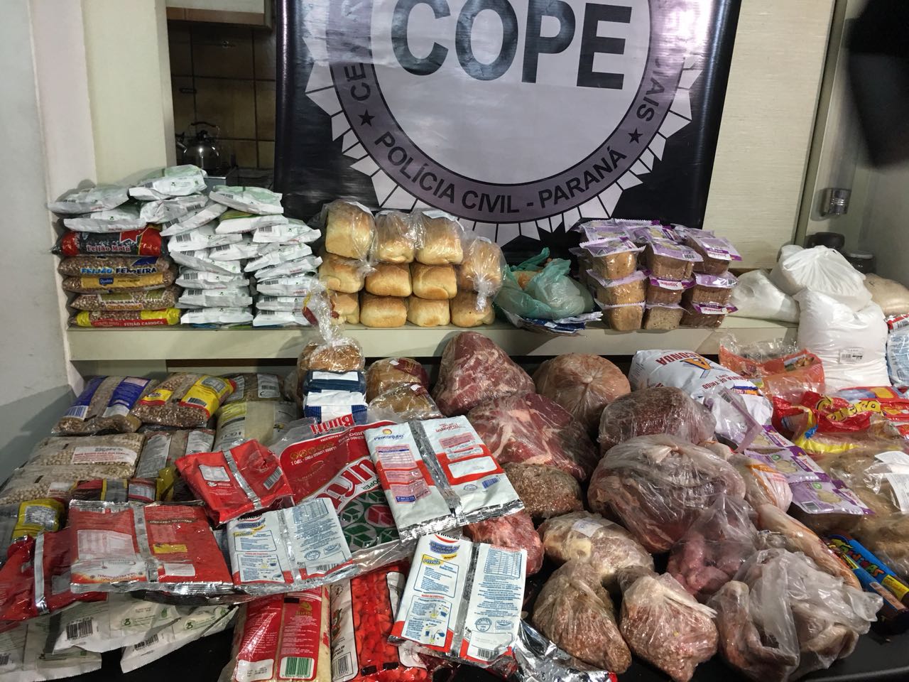  Alimentos vencidos são apreendidos em Ong de Curitiba