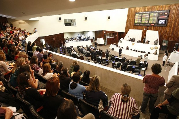  Deputados estaduais aprovam alteração do símbolo do Paraná