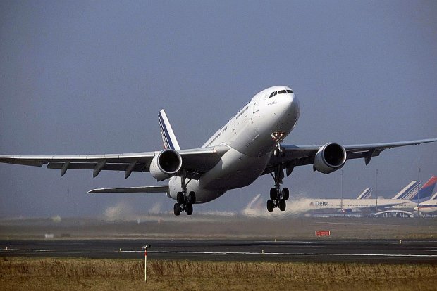  Aeroporto de Londrina reabre após 25 horas