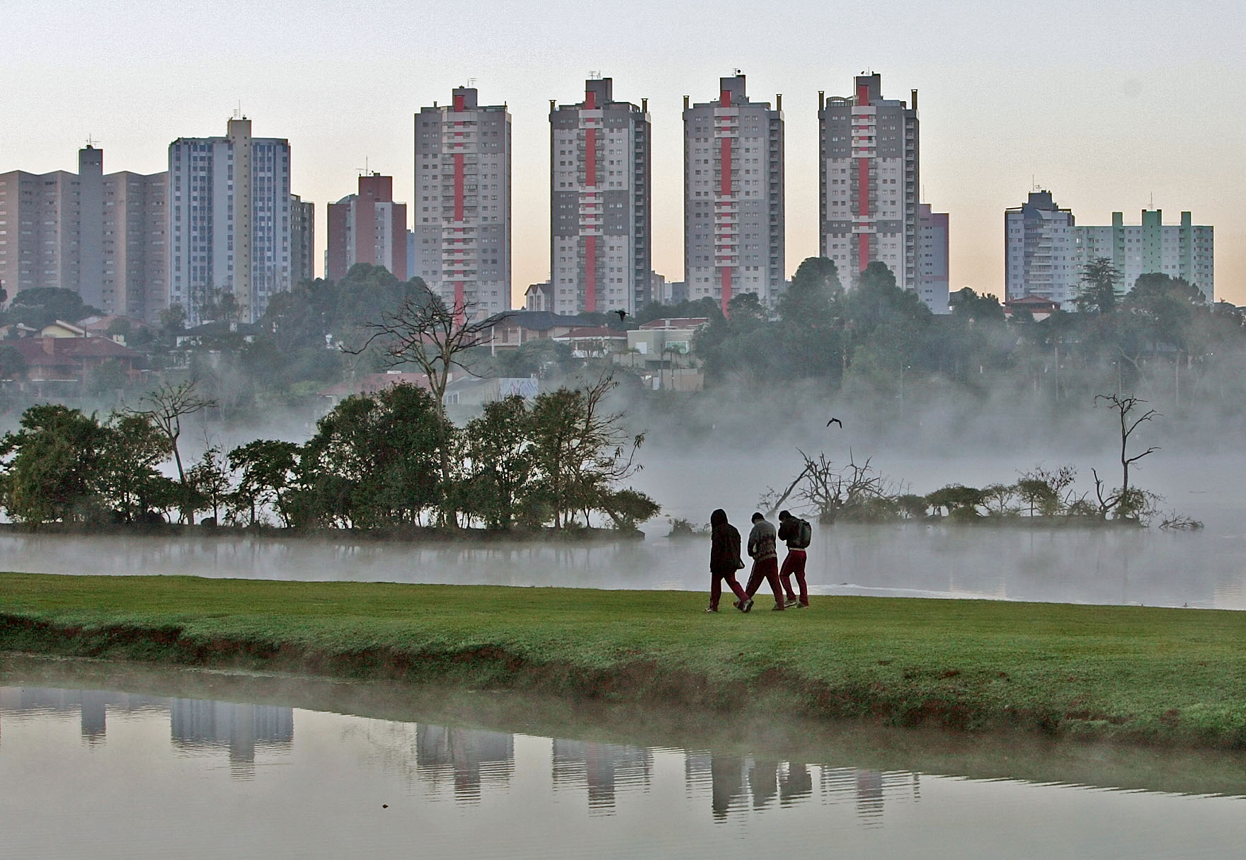  Curitiba registra baixa umidade do ar nesta quarta, com a taxa chegando a 9%