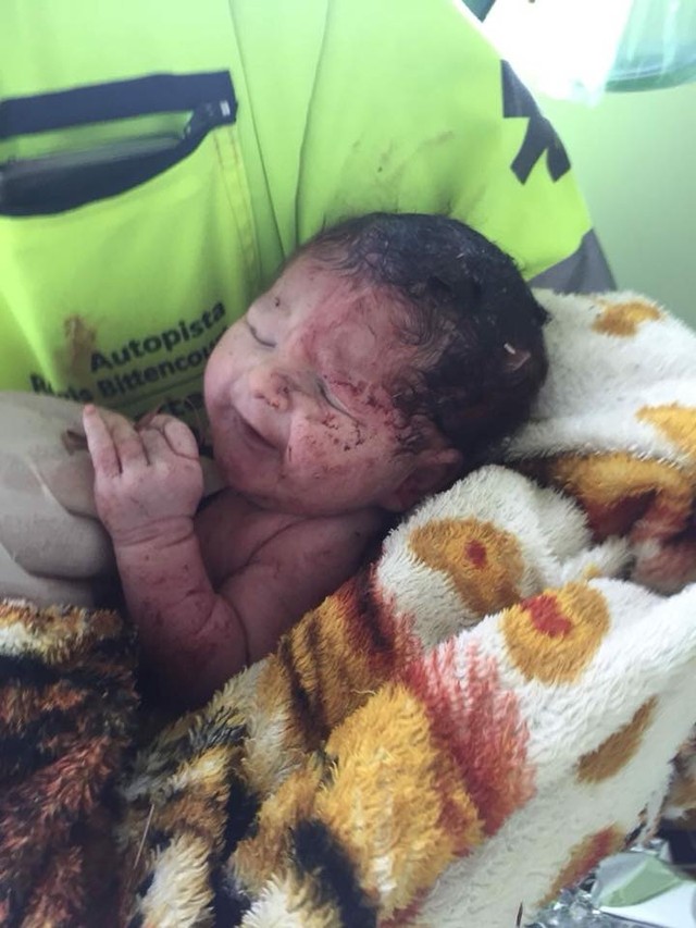  Mãe de bebê que nasceu após acidente é velada em São José dos Pinhais