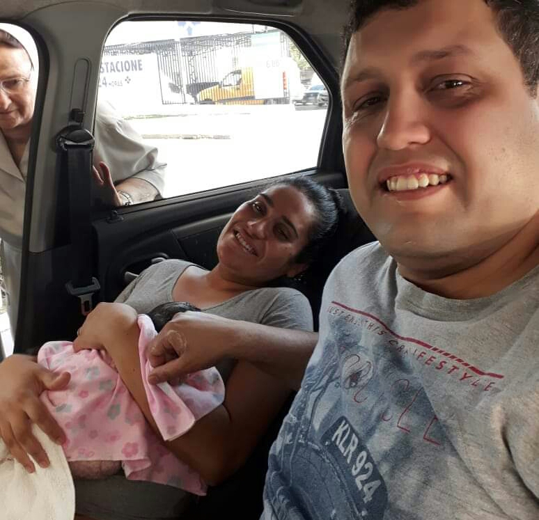  Bebê nasce dentro de carro em frente a hospital de Curitiba
