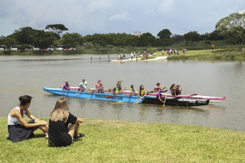  Brincadeiras na água fazem parte da programação dos parques em Curitiba