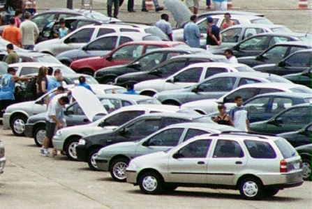  Venda de carros semi-novos aumenta cerca de 5%