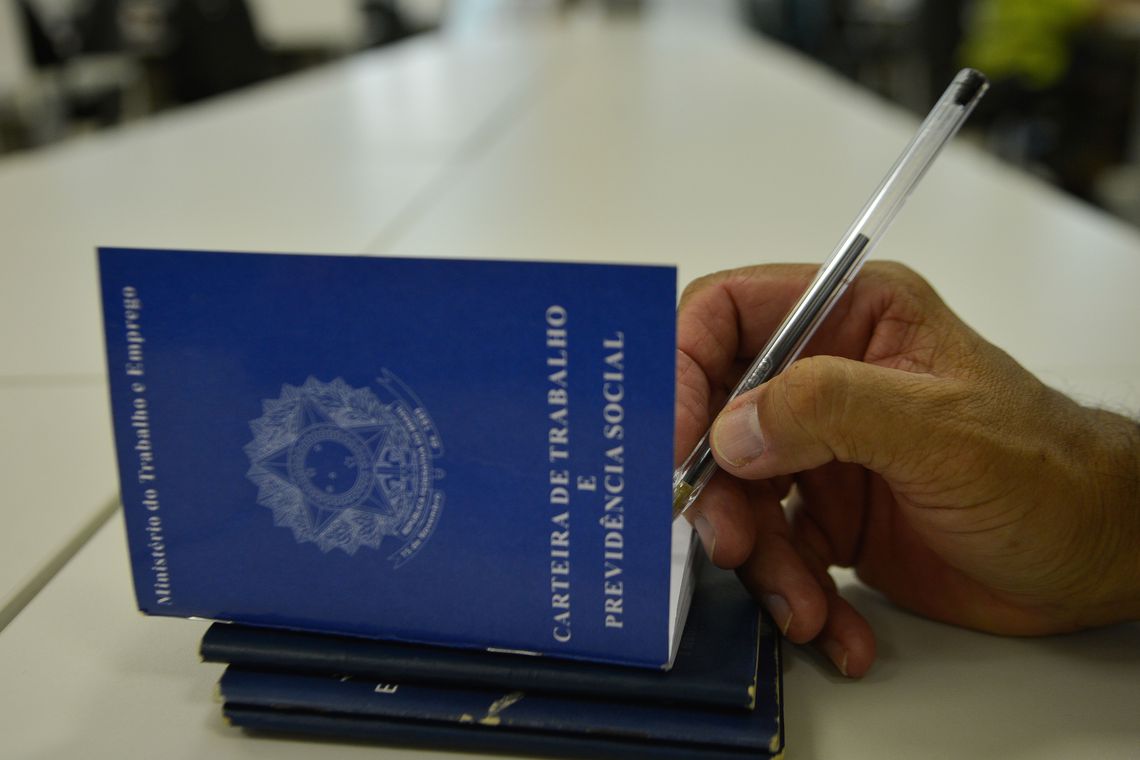  Paraná tem aumento de empregos com carteira assinada