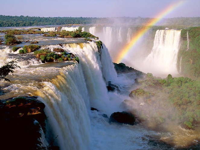  Vazão das Cataratas do Iguaçu triplica em um dia