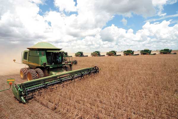  Brasil colhe a maior safra de grãos na temporada 2011/2012 da história