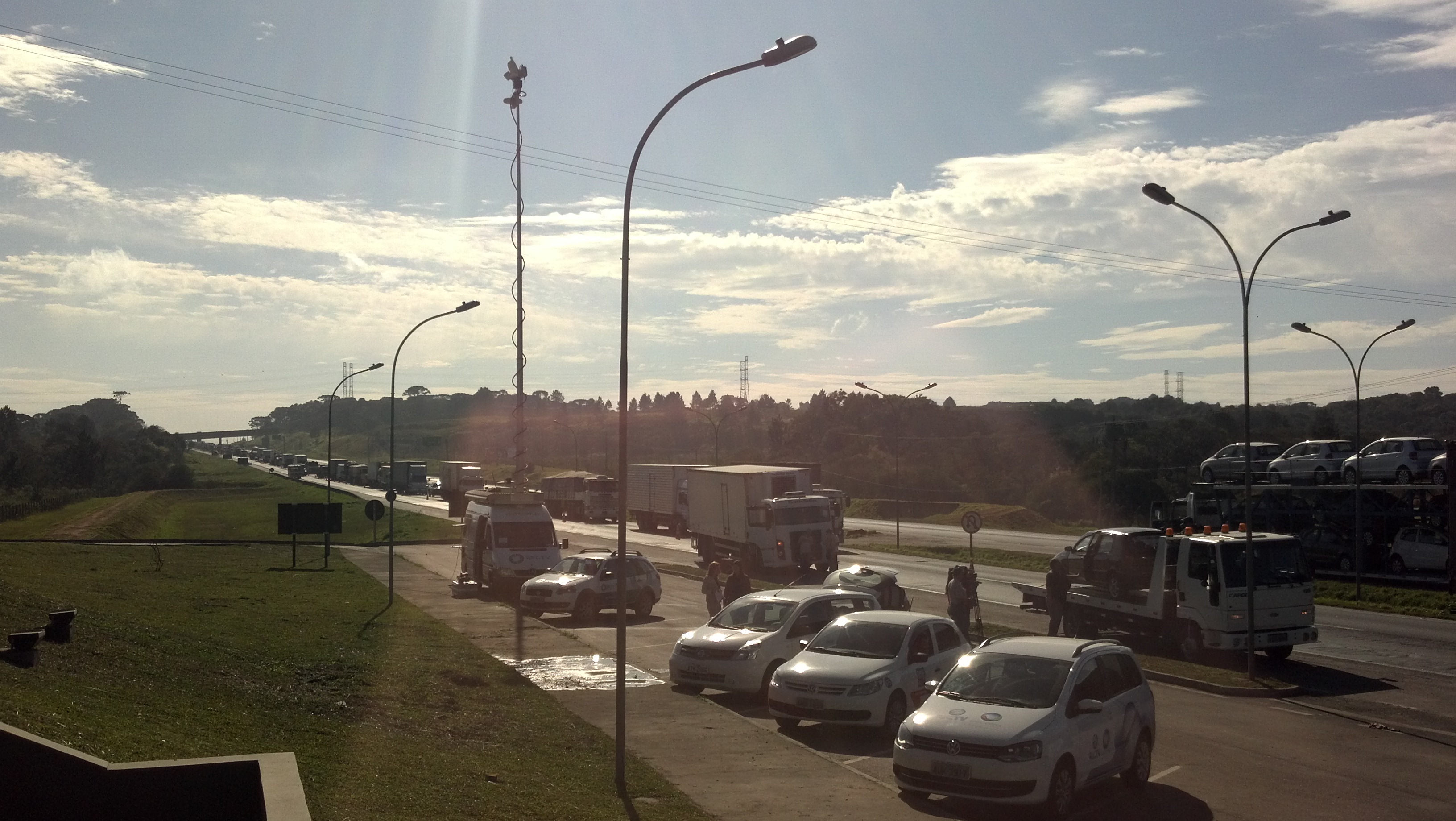  Operação-padrão da PRF causa congestionamentos nas rodovias de Curitiba