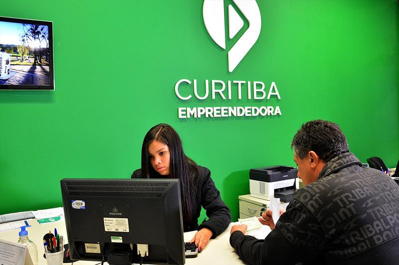  MEIs podem agendar consultorias com profissionais da área nas Ruas da Cidadania de Curitiba