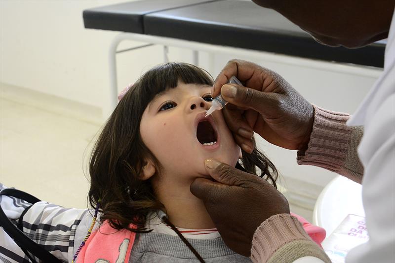  Curitiba tem novo Dia D para vacinação contra pólio e sarampo