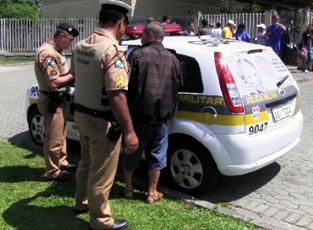  Cresce em quase 150% o número de motoristas presos por embriaguez em Curitiba